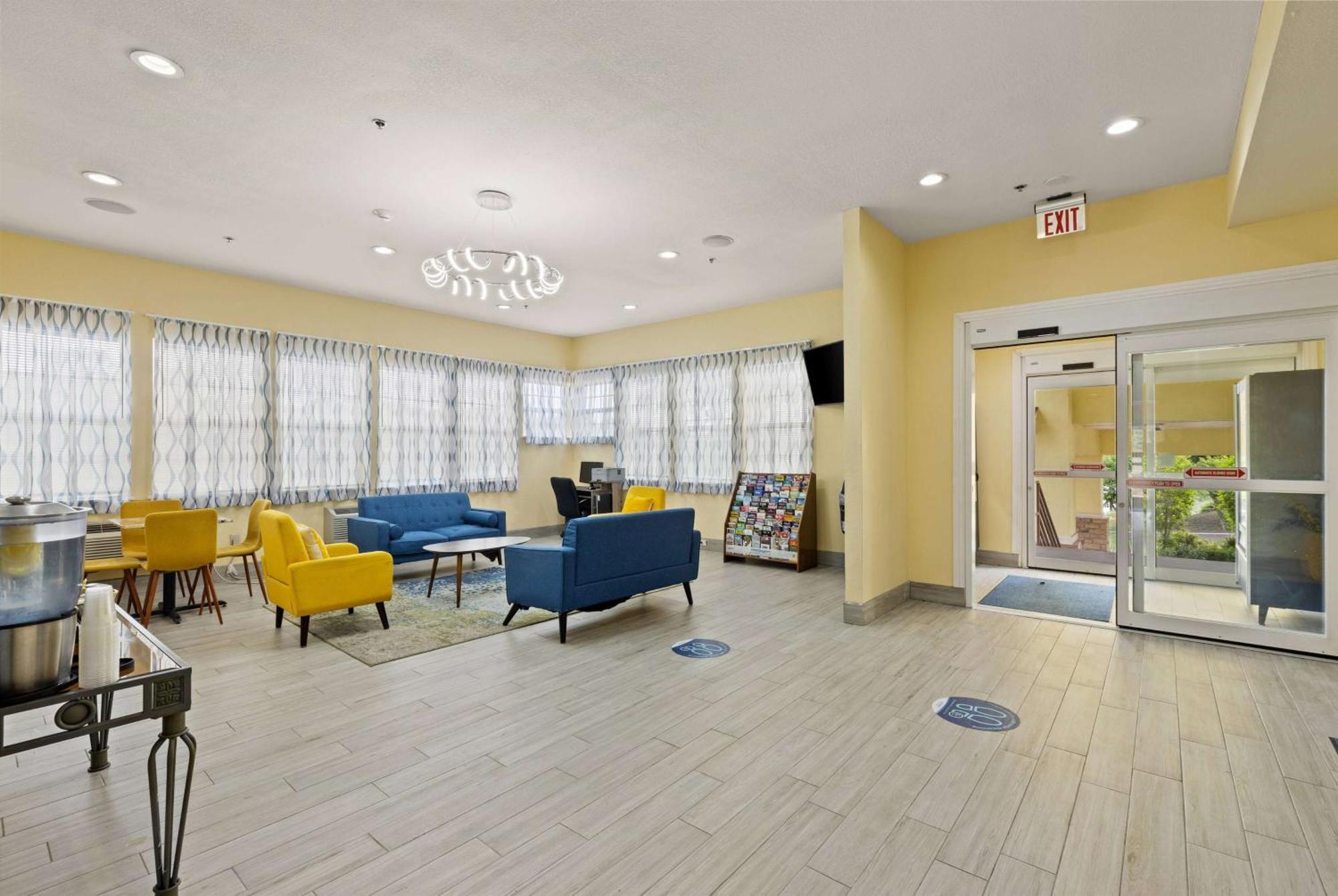 Days Inn & Suites By Wyndham Dfw Airport South-Euless Exterior foto